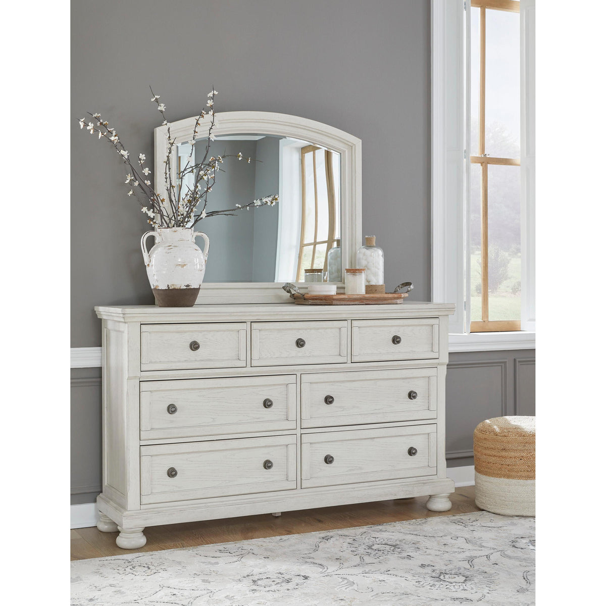 Signature Design by Ashley Robbinsdale B742B38 8 pc King Panel Bedroom Set IMAGE 4