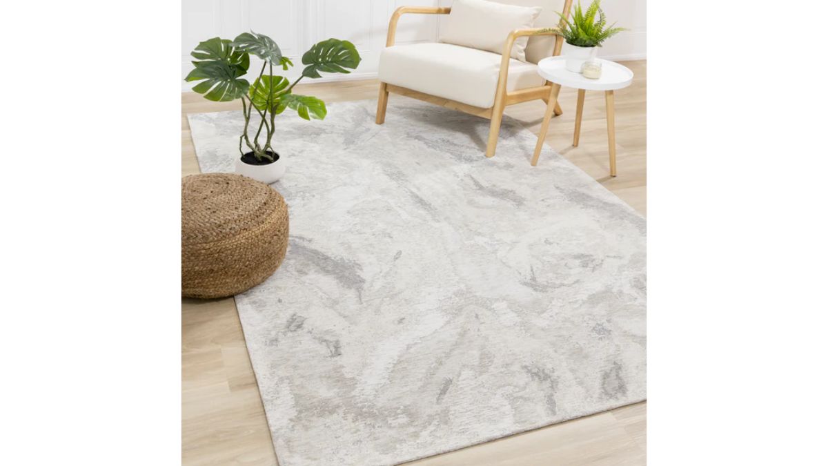 Cathedral Cream Grey Marble Pattern Chenille Rug