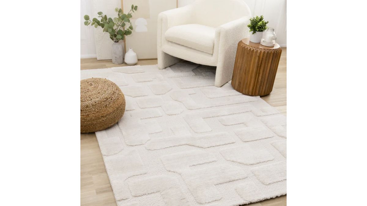 Luxe White Scattered Shapes Design Rug