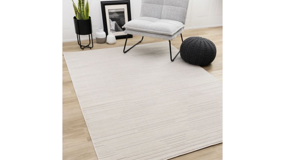 Ellington Beige Subtle Diamond Pattern Rug, 5'3" x 7'7"