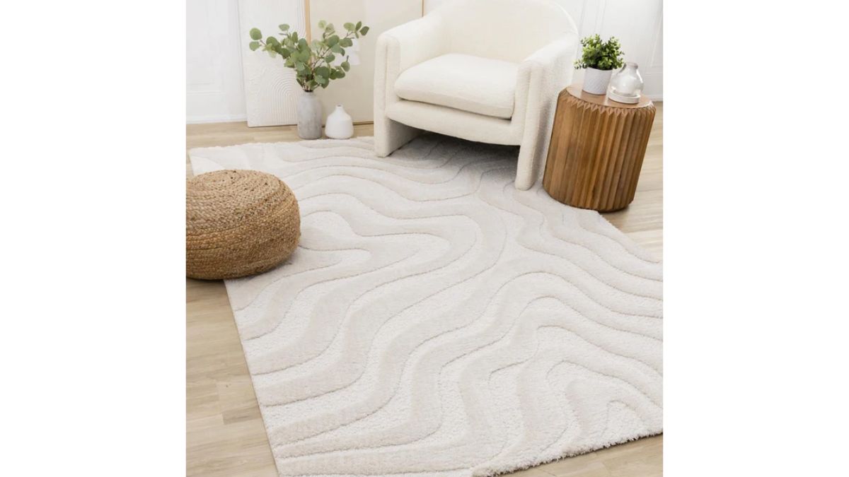Luxe White Curvy Lines Rug