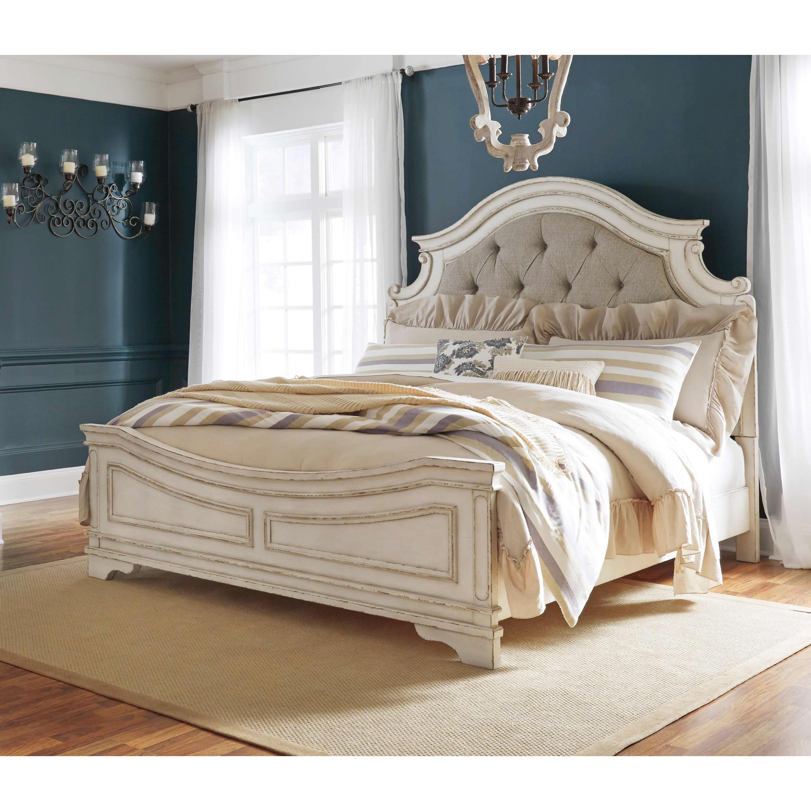 Signature Design by Ashley Realyn B743B28 6 pc Queen Panel Bedroom Set IMAGE 3