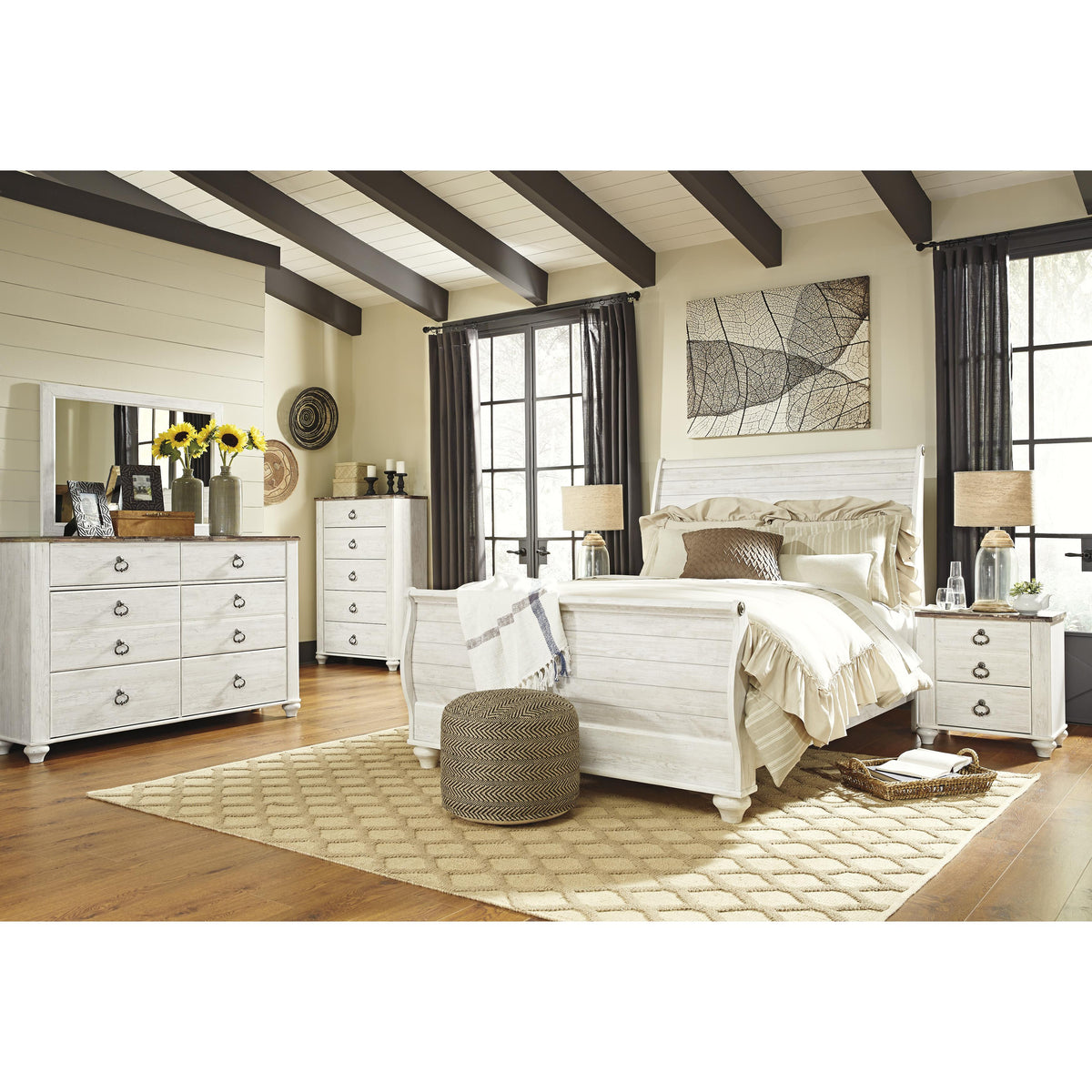 Signature Design by Ashley Willowton Queen Sleigh Bed B267-77/B267-74/B267-96 IMAGE 4