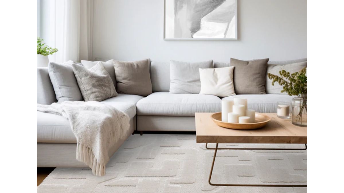 Luxe White Scattered Shapes Design Rug