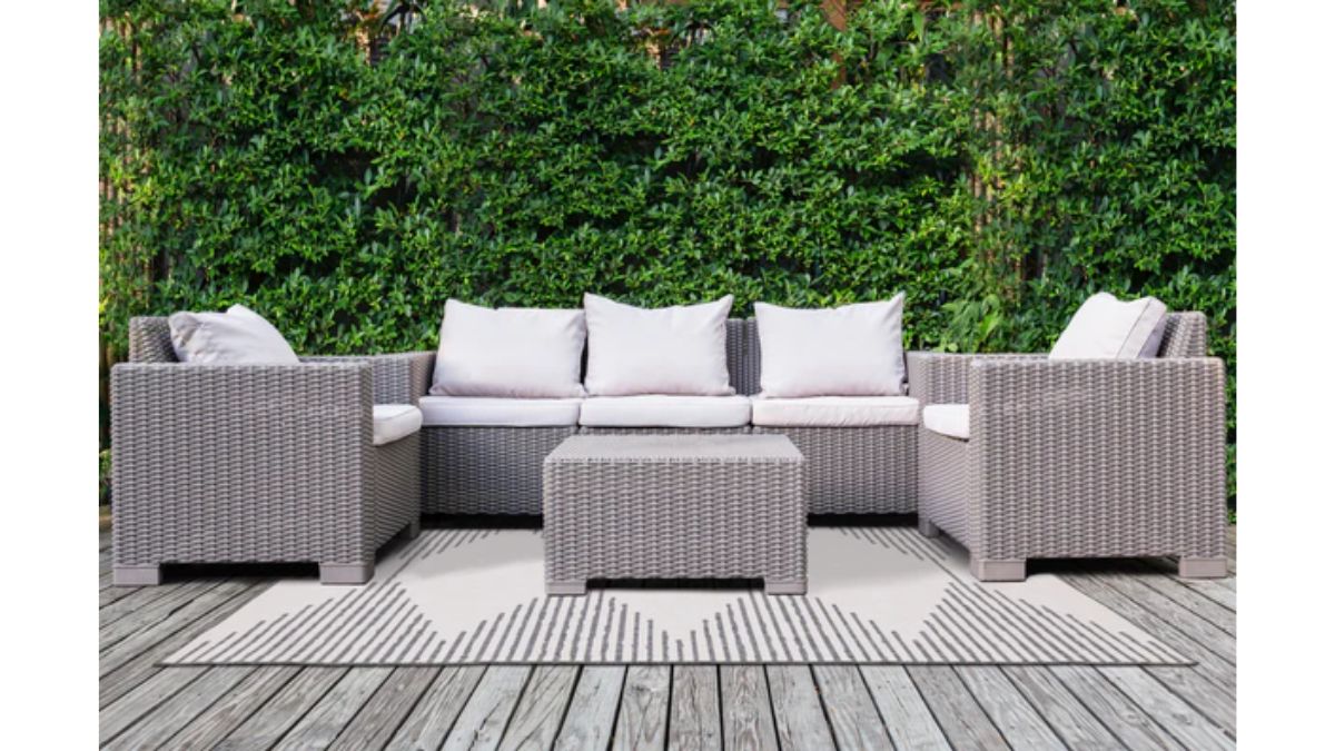 Bristol Grey Cream Pointing Triangles Reversible Rug