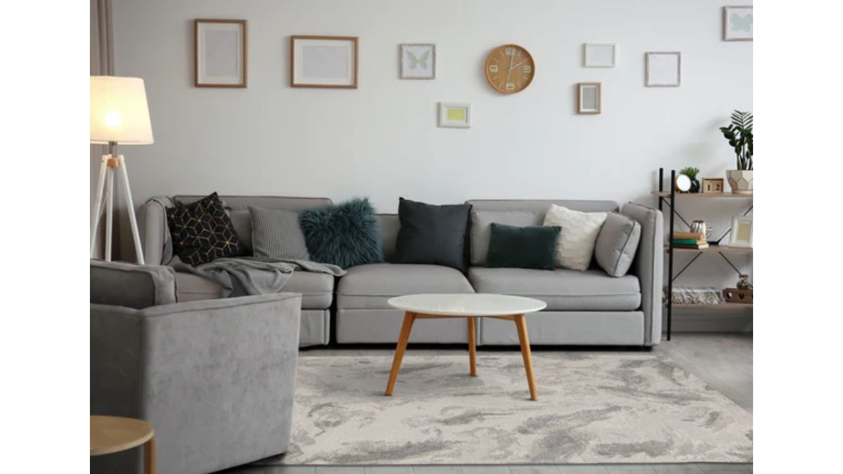 Cathedral Cream Grey Marble Pattern Chenille Rug