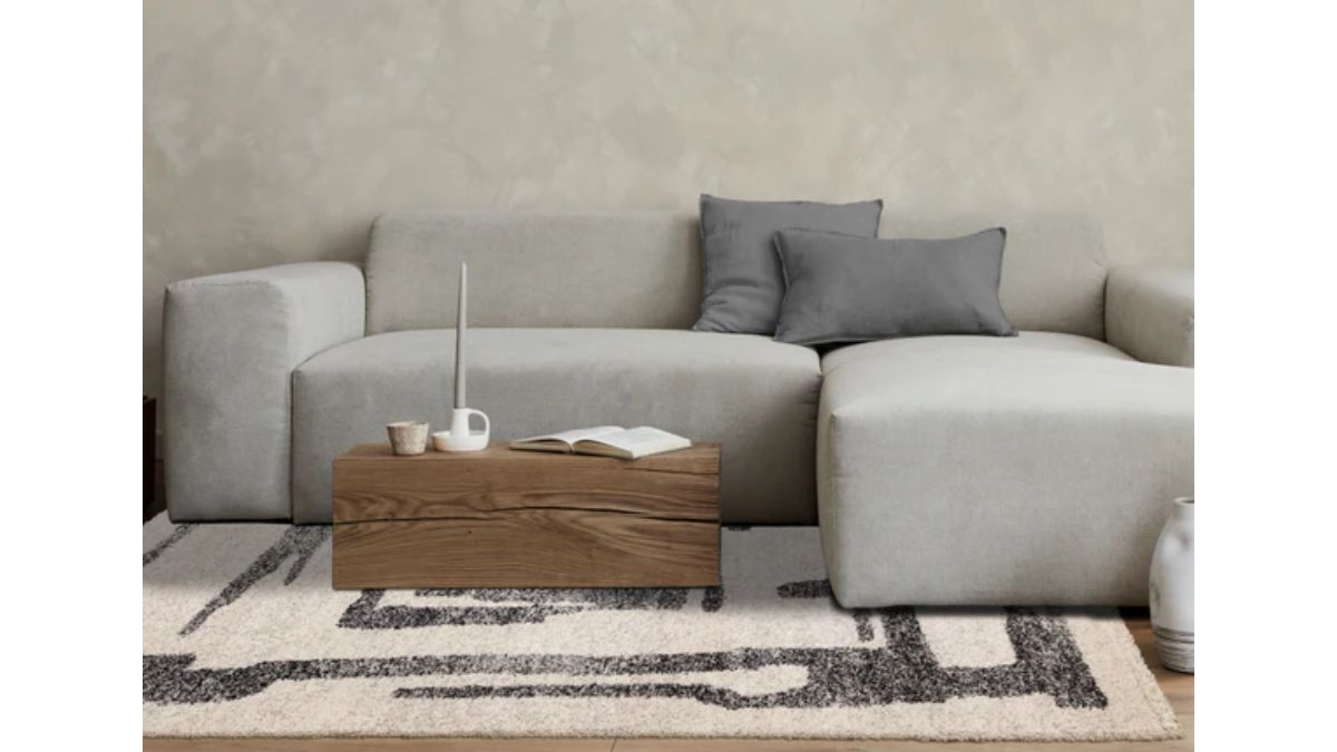 Marquis White Black Distressed Marker Lines Design