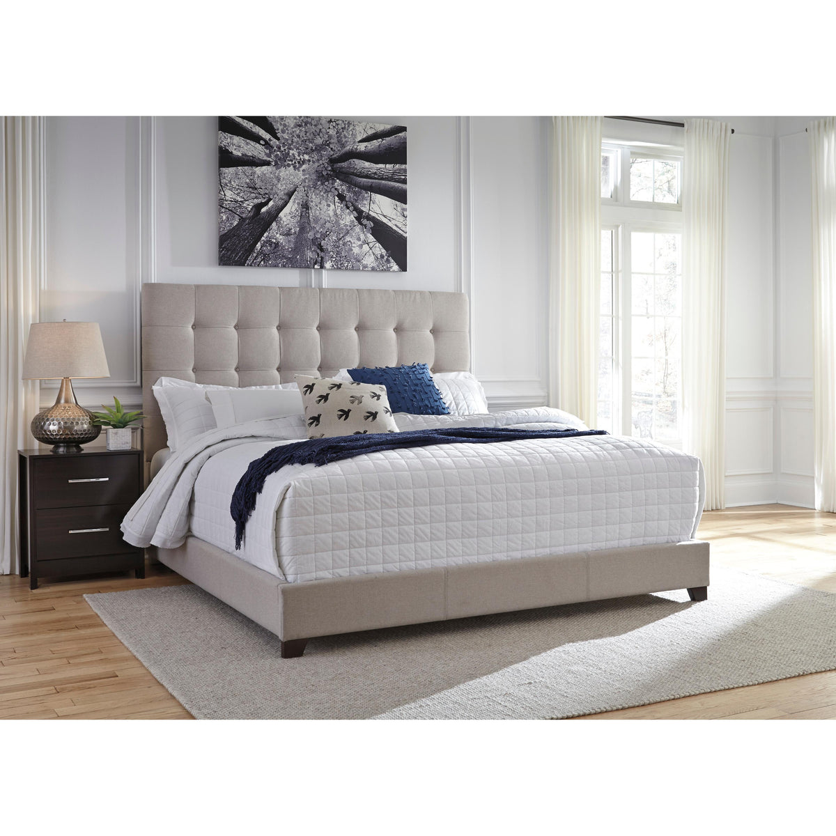 Signature Design by Ashley Dolante King Upholstered Panel Bed B130-582 IMAGE 2