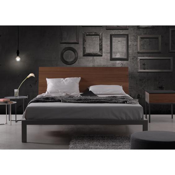 Trica Furniture City King Platform Bed City King Platform Bed IMAGE 2