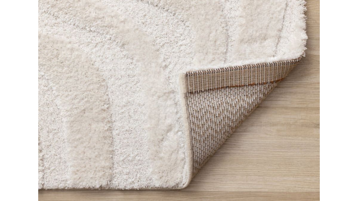 Luxe White Curvy Lines Rug