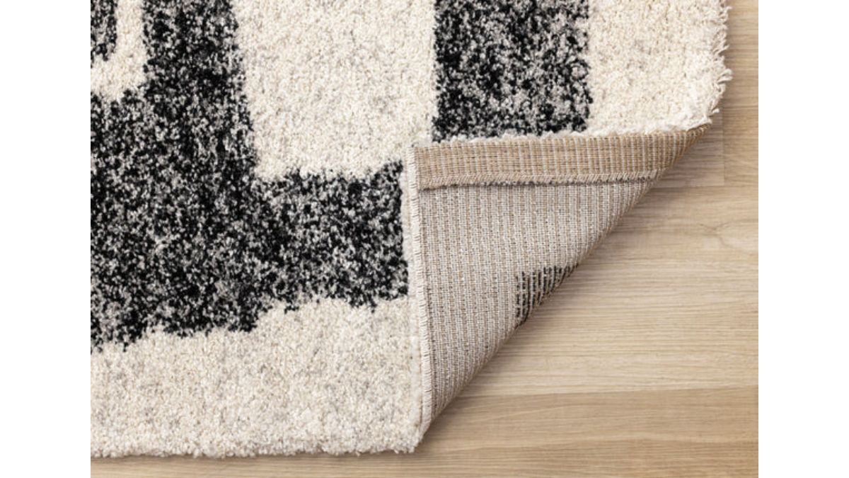 Marquis White Black Distressed Marker Lines Design