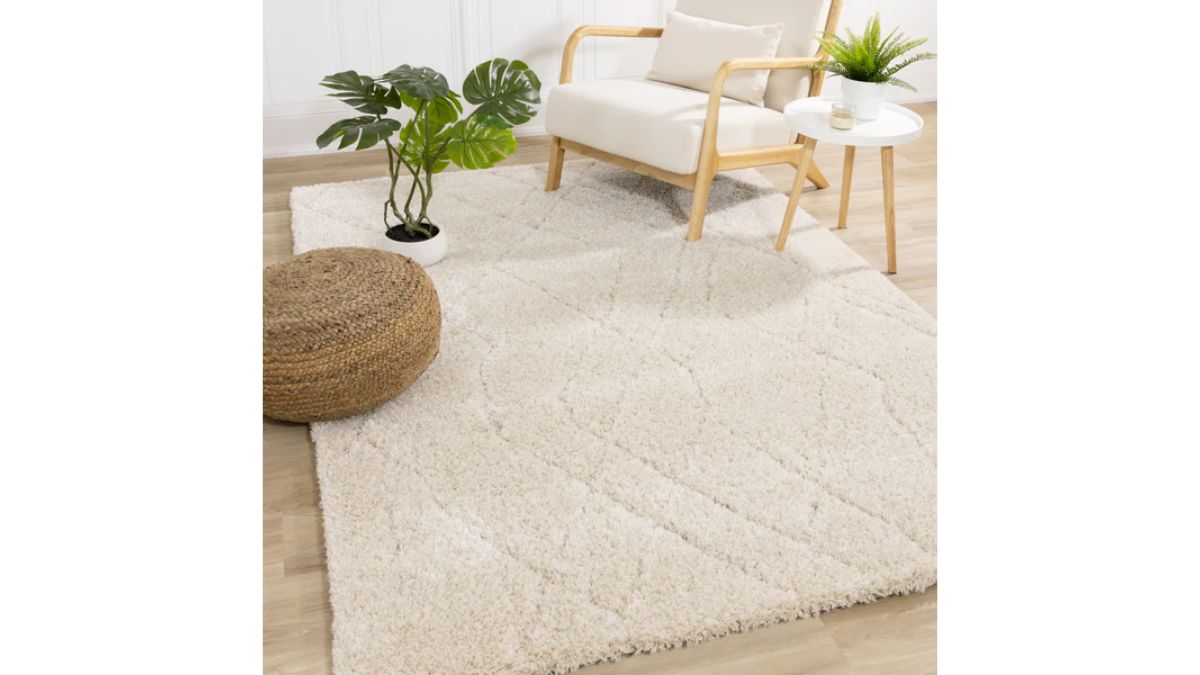Roman Cream Subtle Diamond Pattern Rug