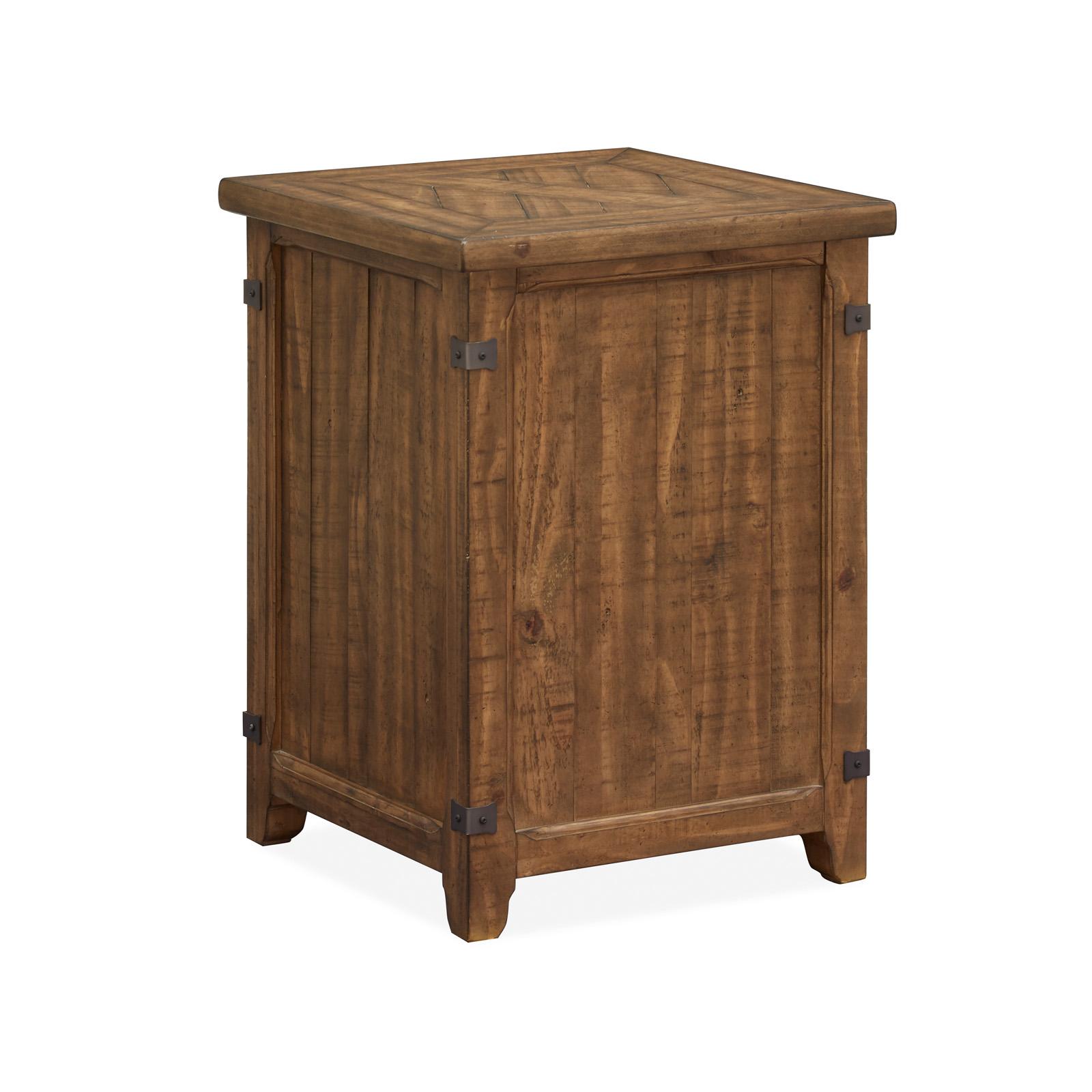 Magnussen Chesterfield T4717-10 Chairside End Table IMAGE 7