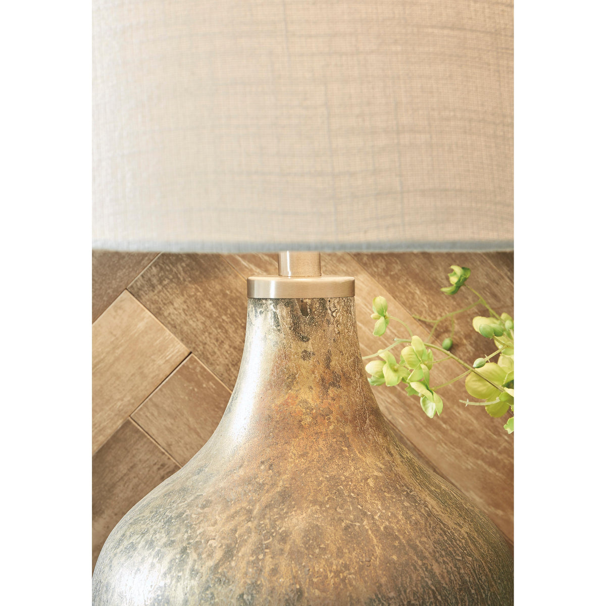 Signature Design by Ashley Mari L430664 Glass Table Lamp IMAGE 2