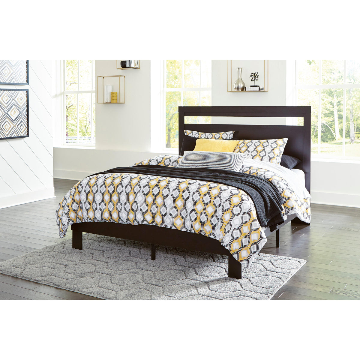 Signature Design by Ashley Finch EB3392B2 Queen Panel Platform Bed IMAGE 4