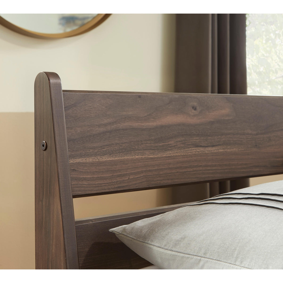 Signature Design by Ashley Calverson EB3660B1 Queen Panel Platform Bed IMAGE 5