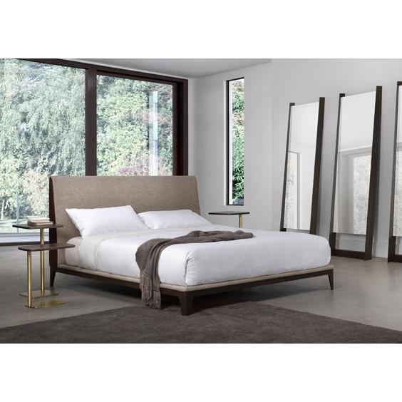 Trica Furniture Nuance Queen Platform Bed IMAGE 4