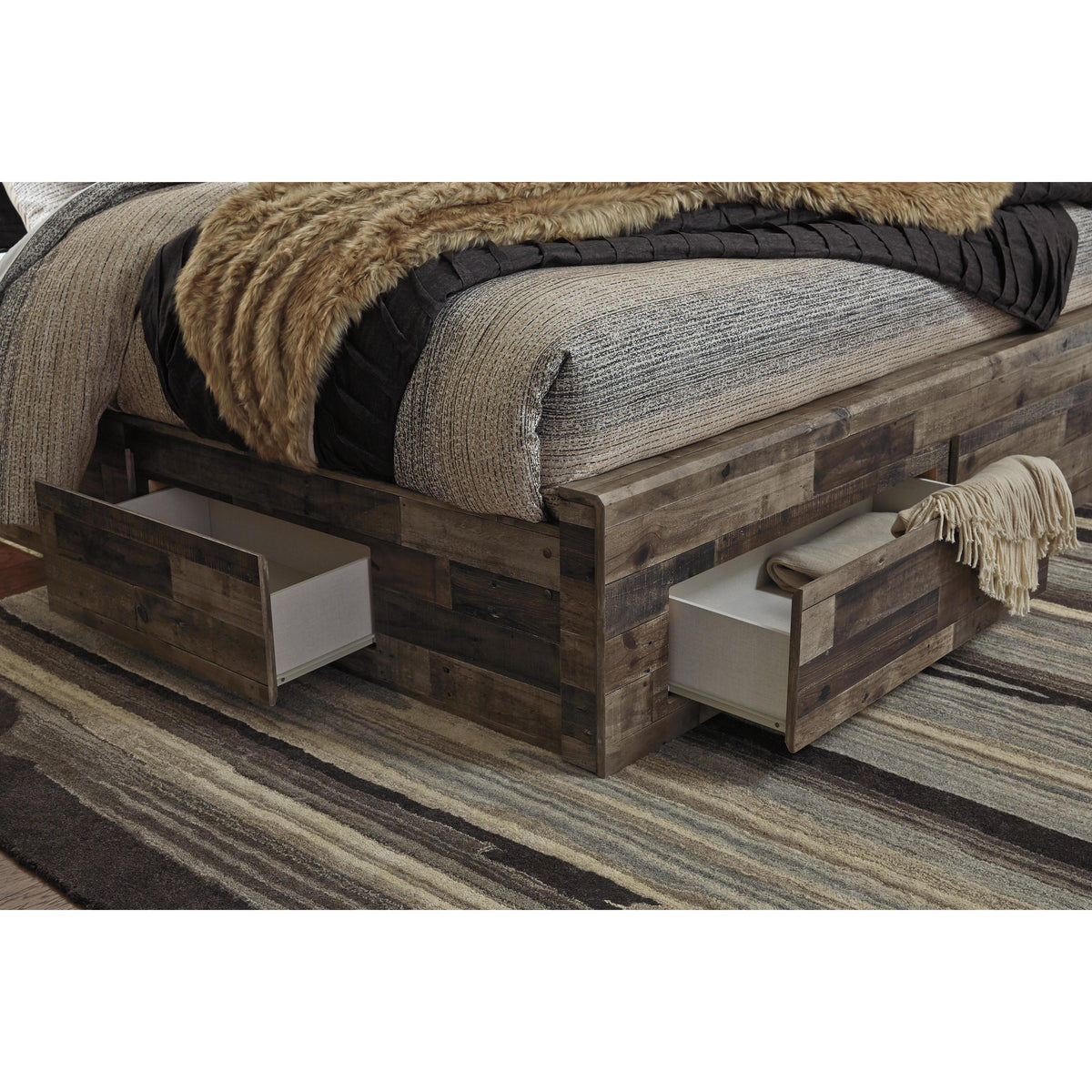 Benchcraft Derekson B200B18 Queen Panel Bed with 4 Storage Drawers IMAGE 4