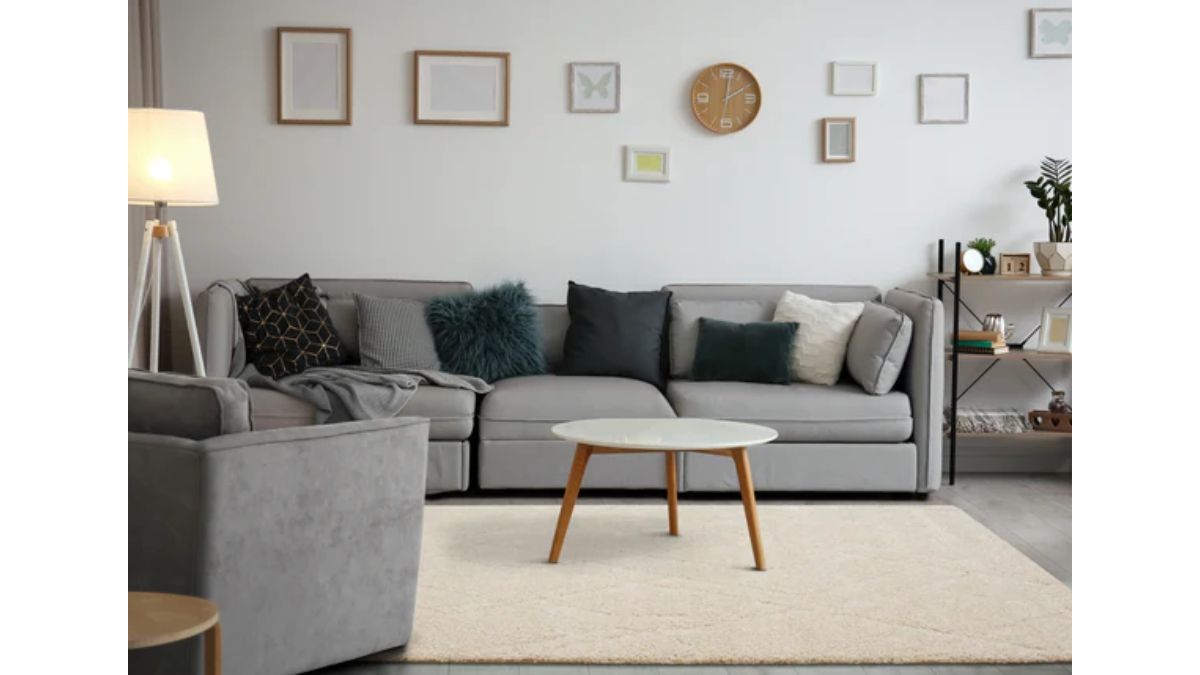 Roman Cream Subtle Diamond Pattern Rug