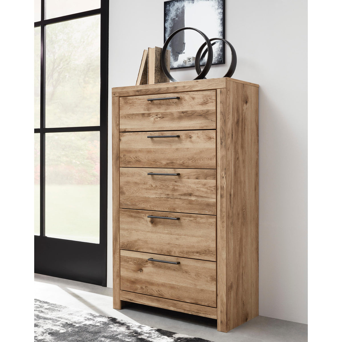 Signature Design by Ashley Hyanna B1050-46 Five Drawer Chest IMAGE 5