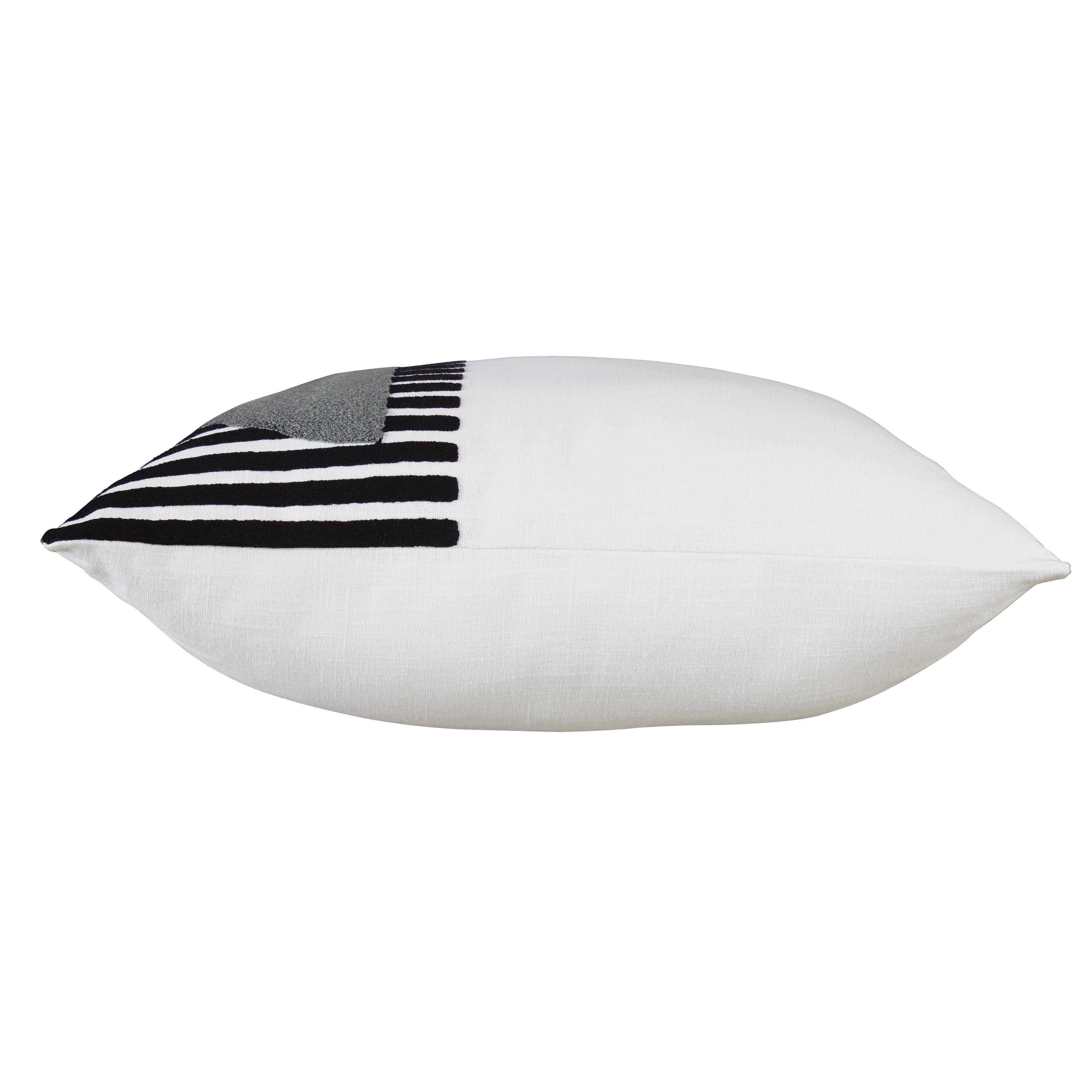 Signature Design by Ashley Longsum A1000927 Pillow IMAGE 3