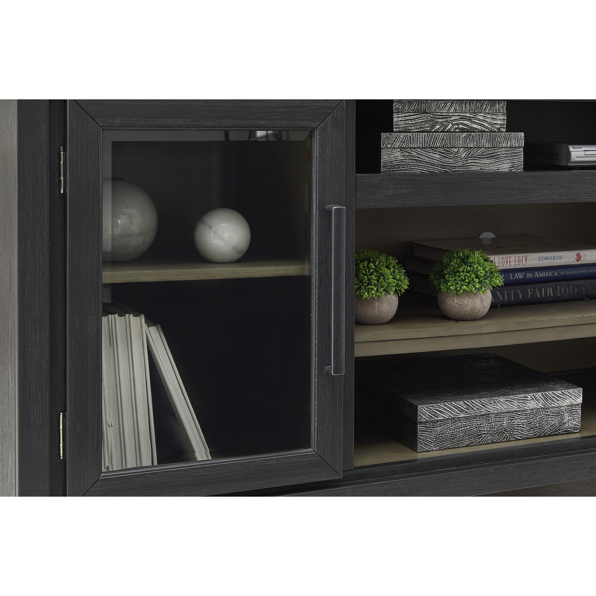 Signature Design by Ashley Foyland W989-68 Extra Large TV Stand with Fireplace Option IMAGE 7