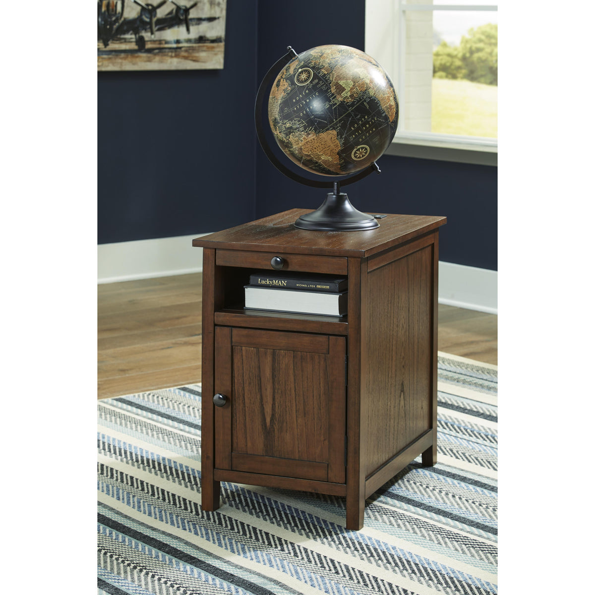 Signature Design by Ashley Treytown T300-117 Chair Side End Table IMAGE 6