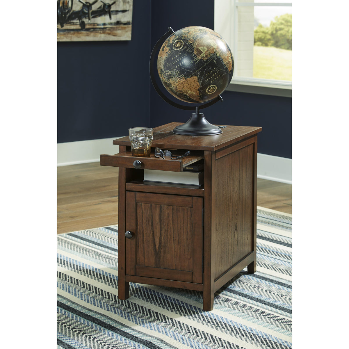 Signature Design by Ashley Treytown T300-117 Chair Side End Table IMAGE 7