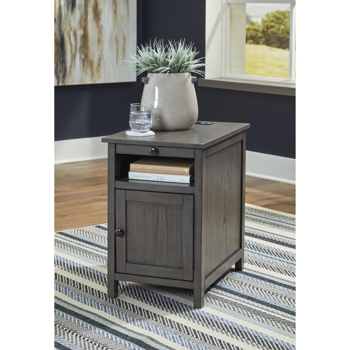 Signature Design by Ashley Treytown T300-317 Chair Side End Table IMAGE 6