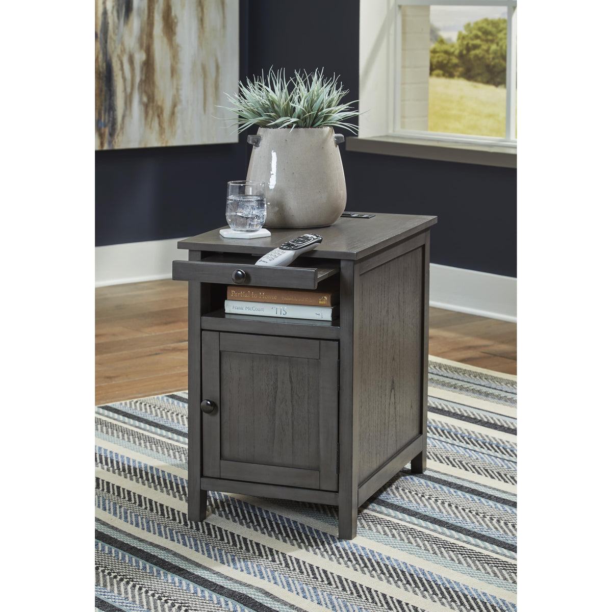 Signature Design by Ashley Treytown T300-317 Chair Side End Table IMAGE 7