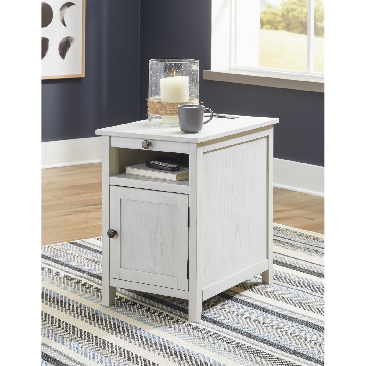 Signature Design by Ashley Treytown T300-517 Chair Side End Table IMAGE 6