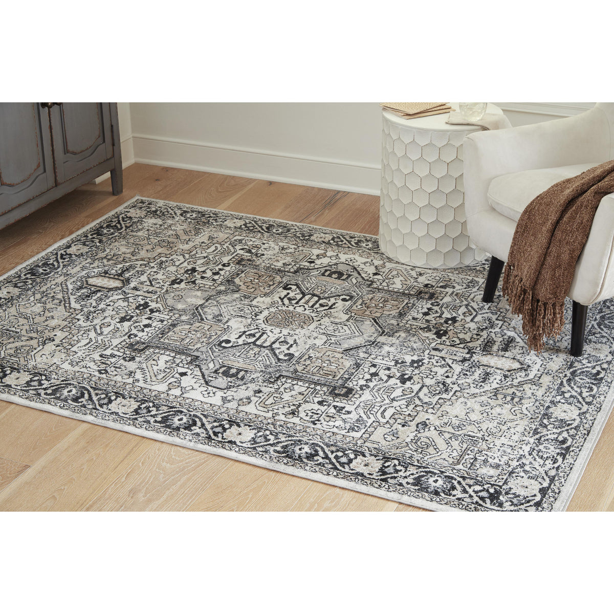 Signature Design by Ashley Gregmoore R405822 Washable Medium Rug IMAGE 4