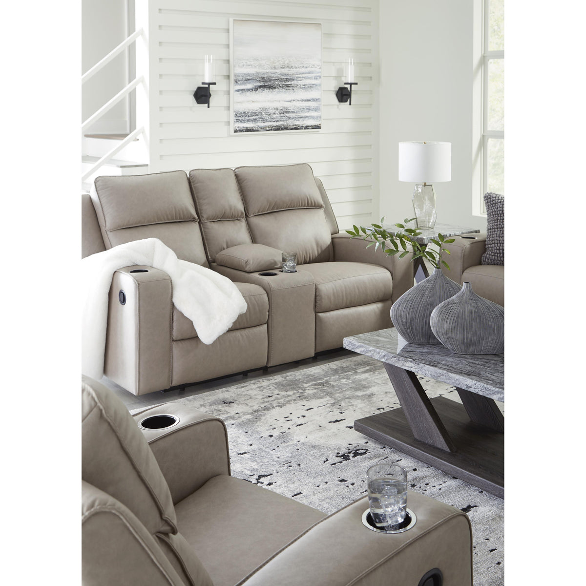 Signature Design by Ashley Lavenhorne 6330794 Double Reclining Loveseat with Console IMAGE 8