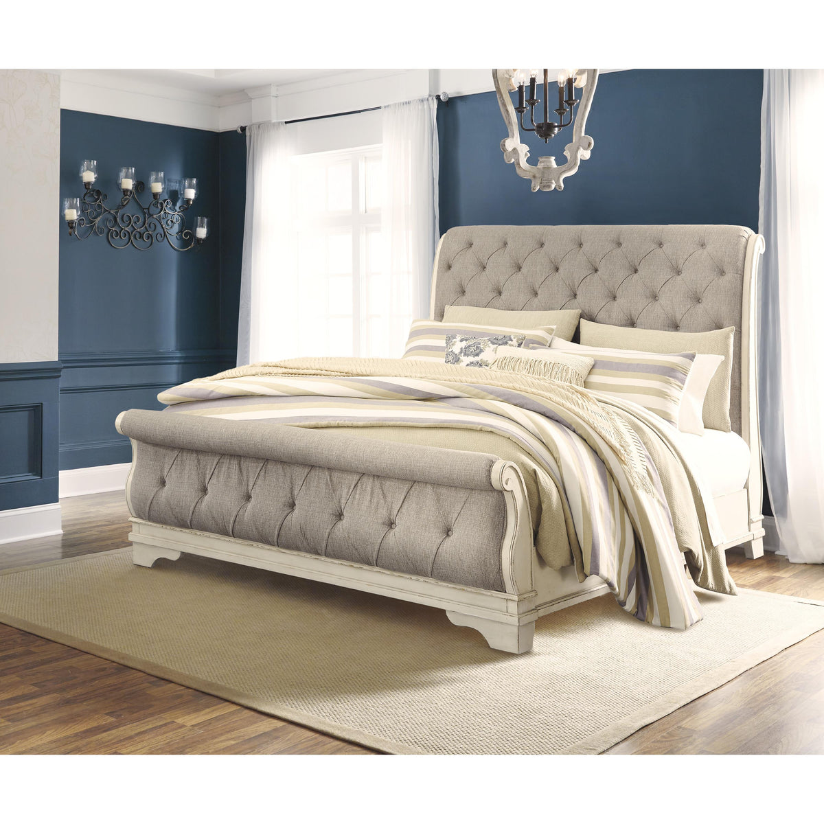 Signature Design by Ashley Realyn B743B10 California King Sleigh Bed IMAGE 5