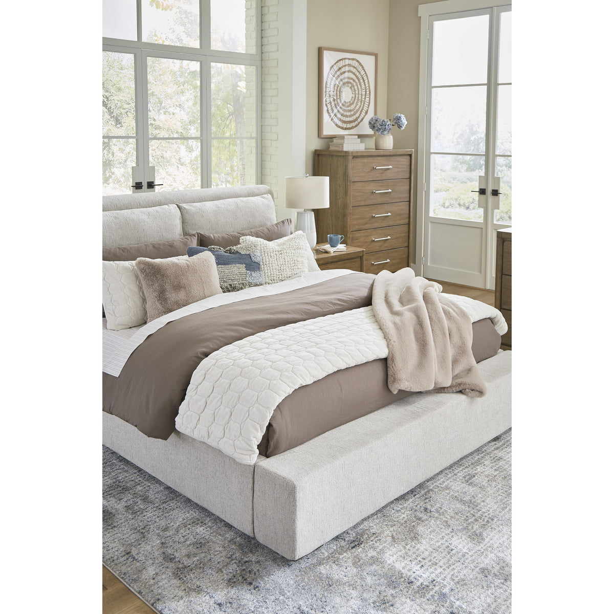 Signature Design by Ashley Cabalynn B974B6 King Upholstered Bed IMAGE 10