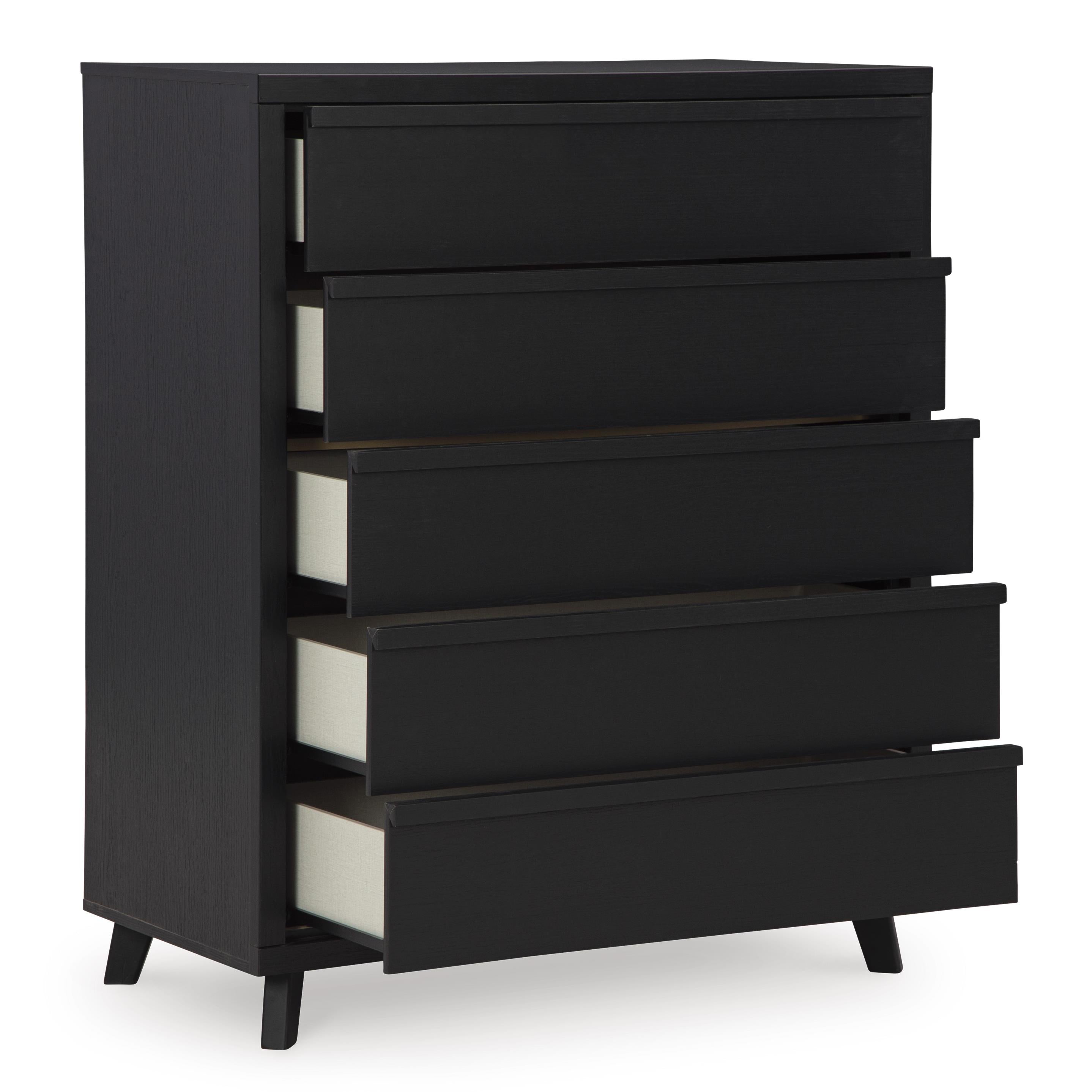 Signature Design by Ashley Danziar B1013-345 Five Drawer Wide Chest IMAGE 2