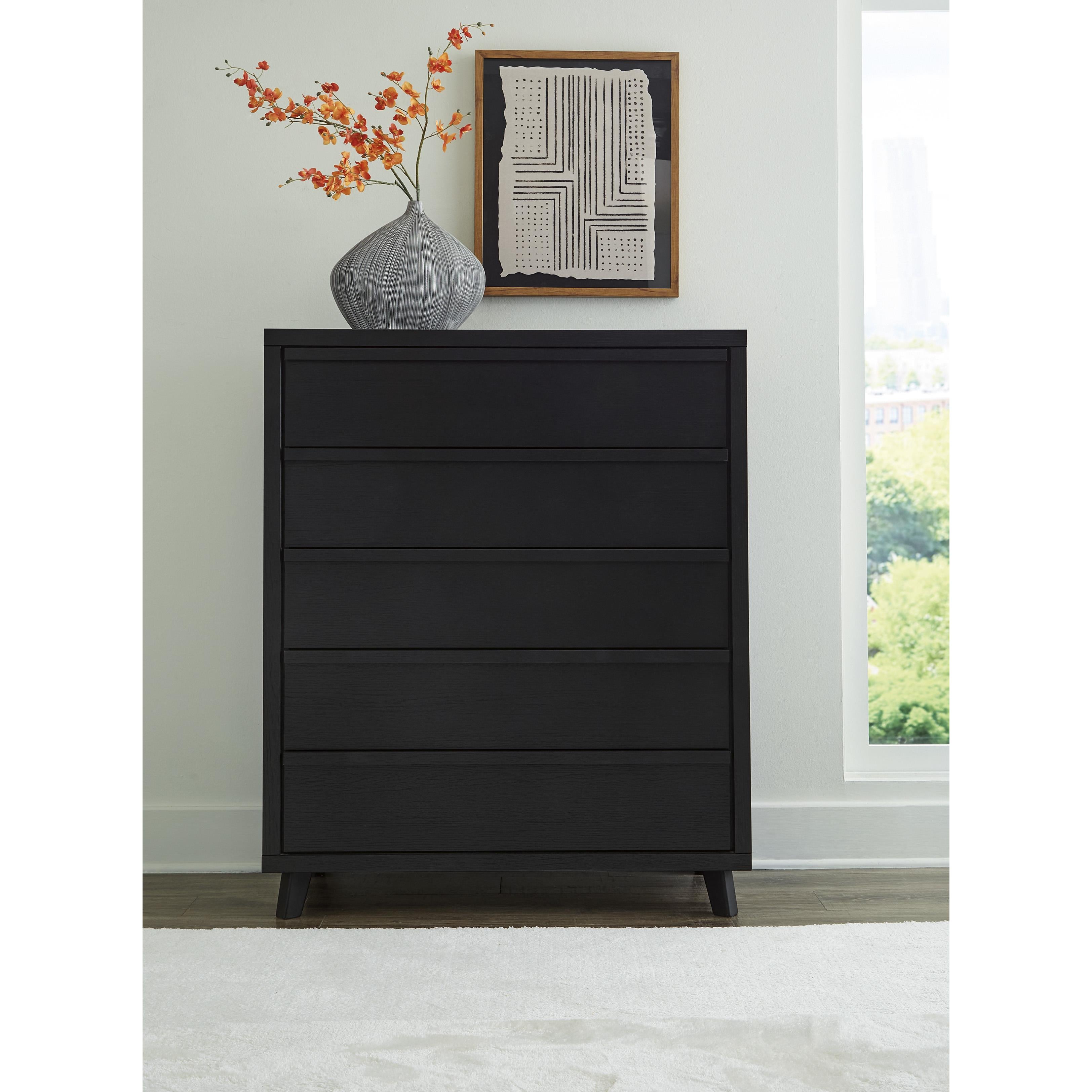 Signature Design by Ashley Danziar B1013-345 Five Drawer Wide Chest IMAGE 6