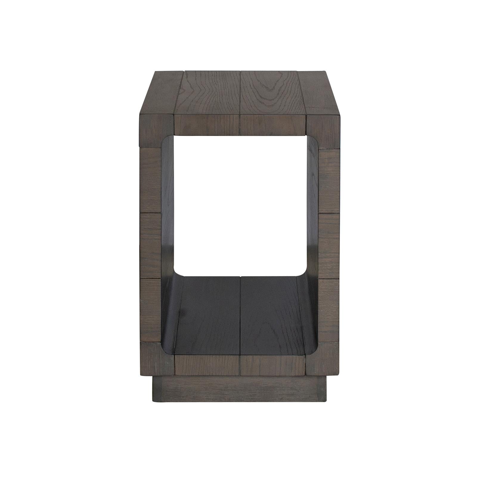 Magnussen LeLand T5704-10 Chairside End Table IMAGE 2