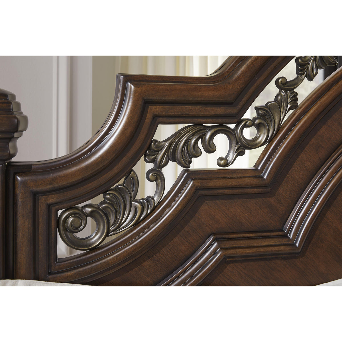 Signature Design by Ashley Lavinton B764B5 Queen Poster Bed IMAGE 6