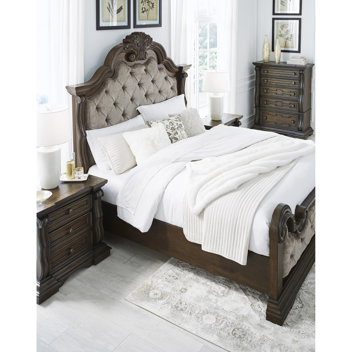 Signature Design by Ashley Maylee B947B2 Queen Upholstered Bed IMAGE 9