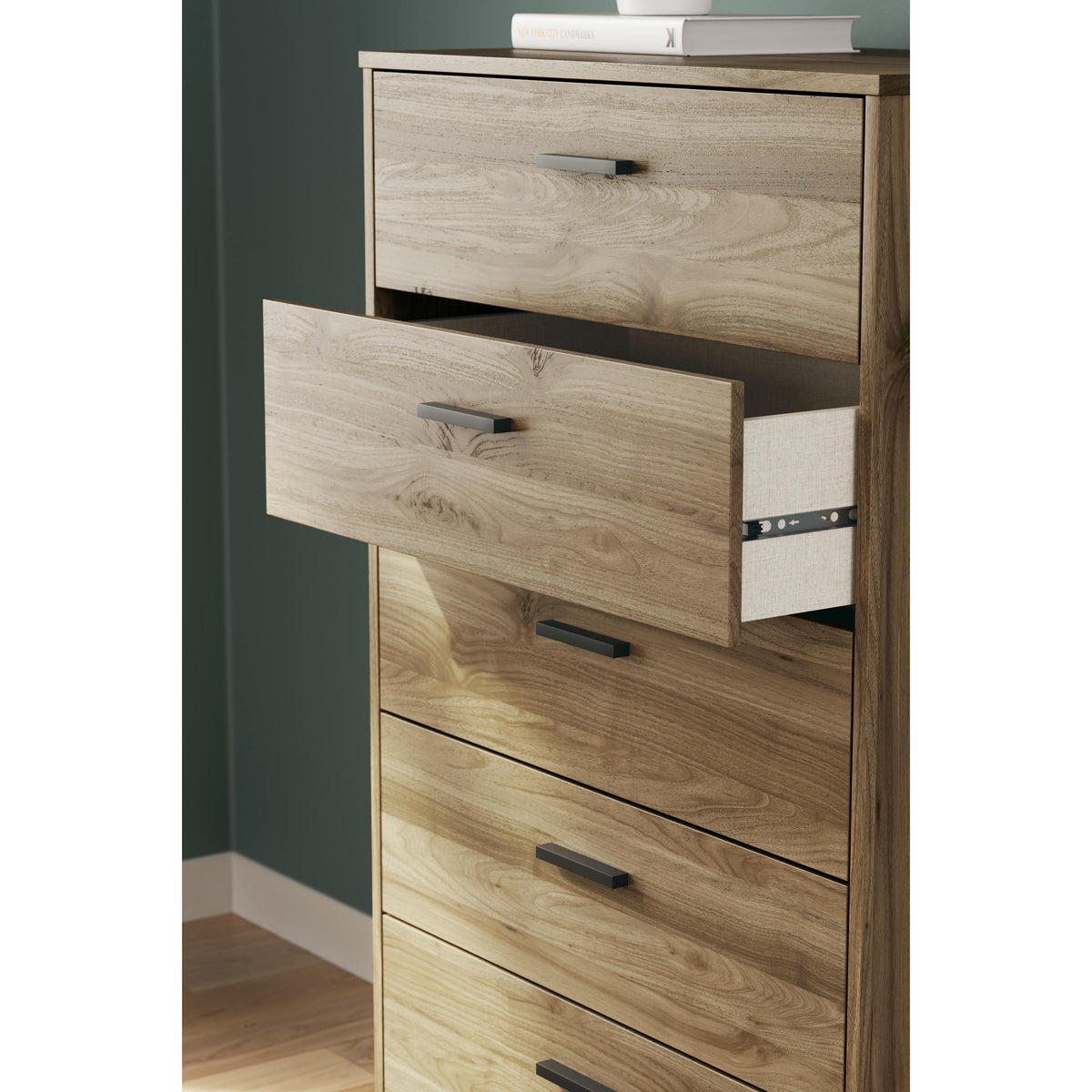 Signature Design by Ashley Deanlow EB1866-245 Five Drawer Chest IMAGE 8