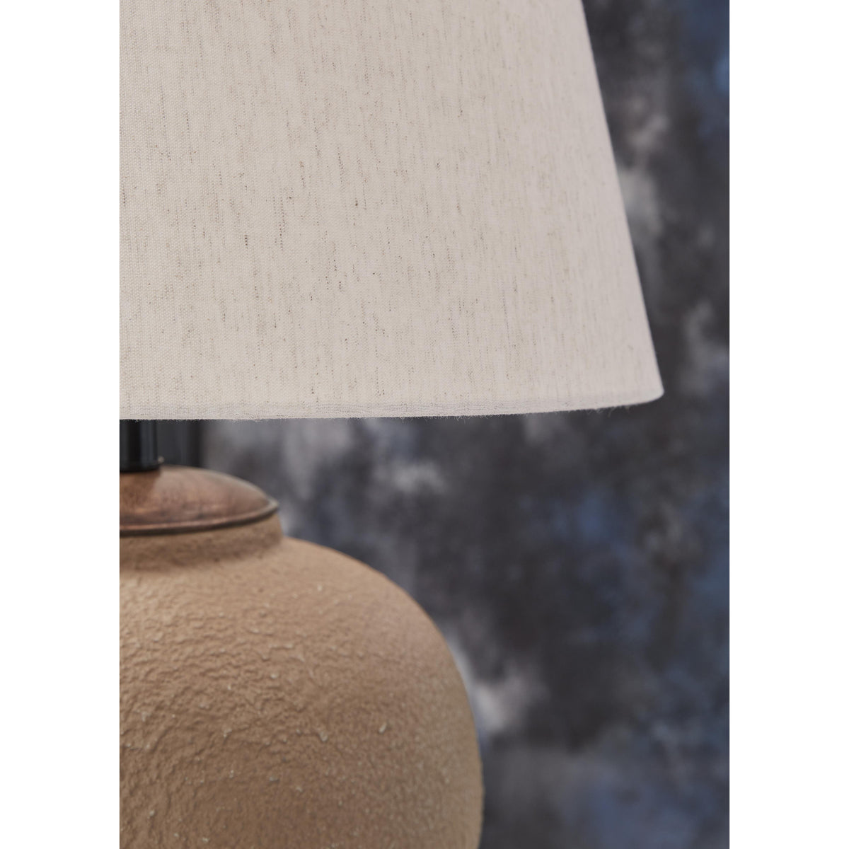 Signature Design by Ashley Scantor L207464 Metal Table Lamp IMAGE 4