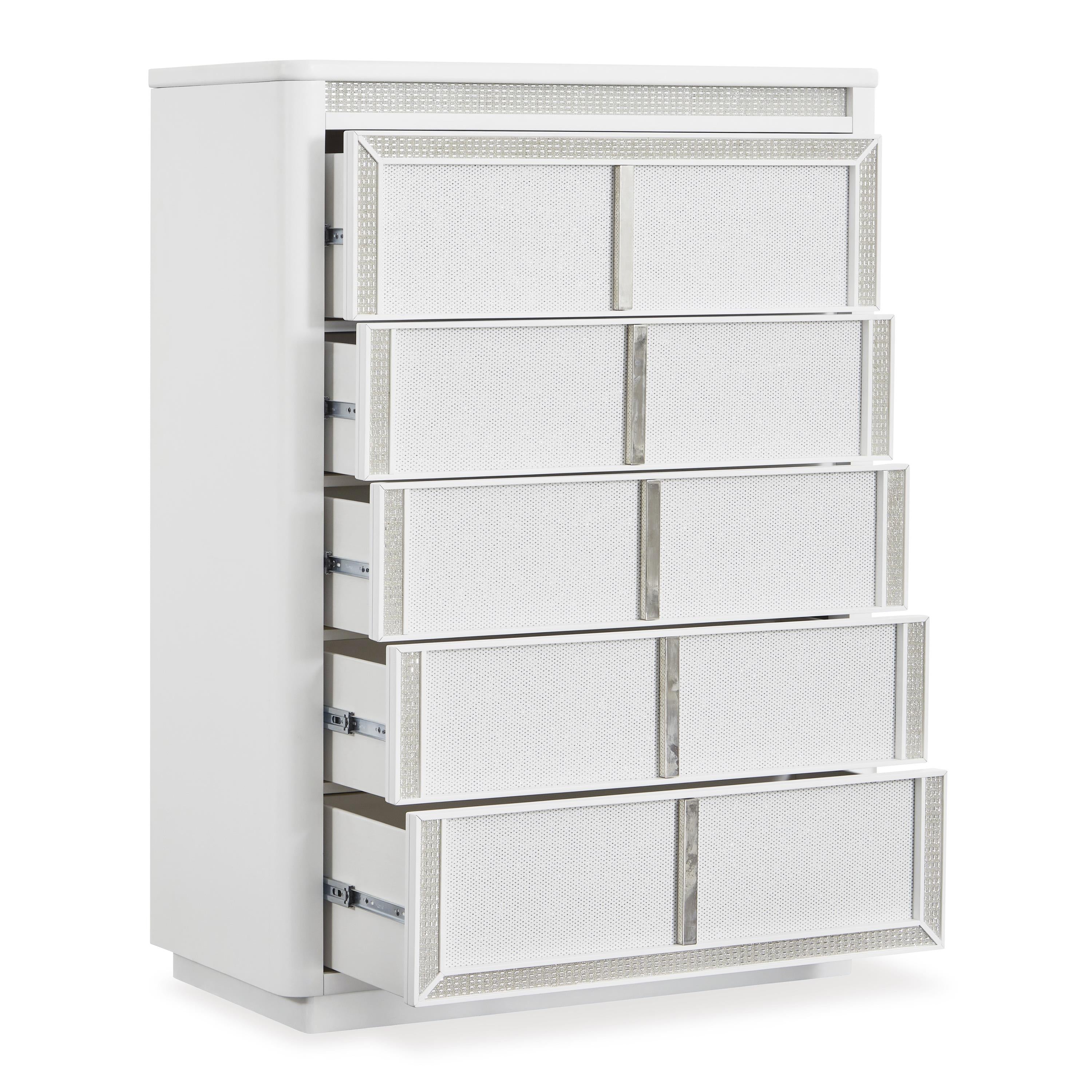 Signature Design by Ashley Chalanna B822-46 Five Drawer Chest IMAGE 2