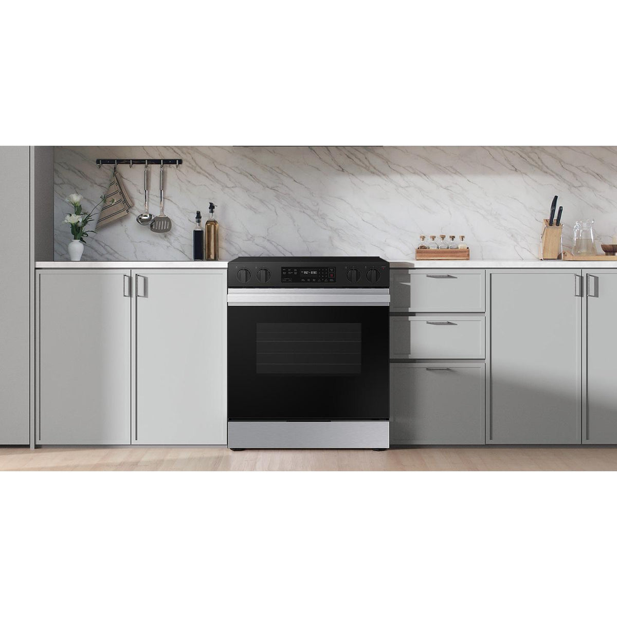 Samsung 6.3 cu. ft. Bespoke Smart Slide-In Electric Range NSE6DG8100SR/AC IMAGE 11