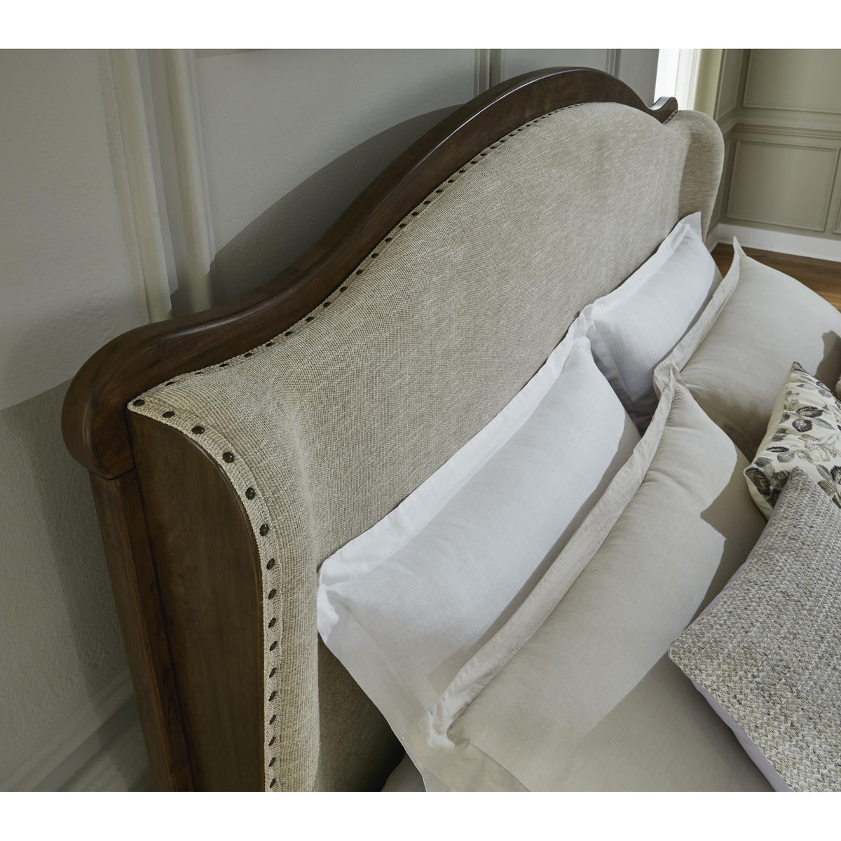 Benchcraft Sturlayne B787B5 California King Upholstered Panel Bed IMAGE 5
