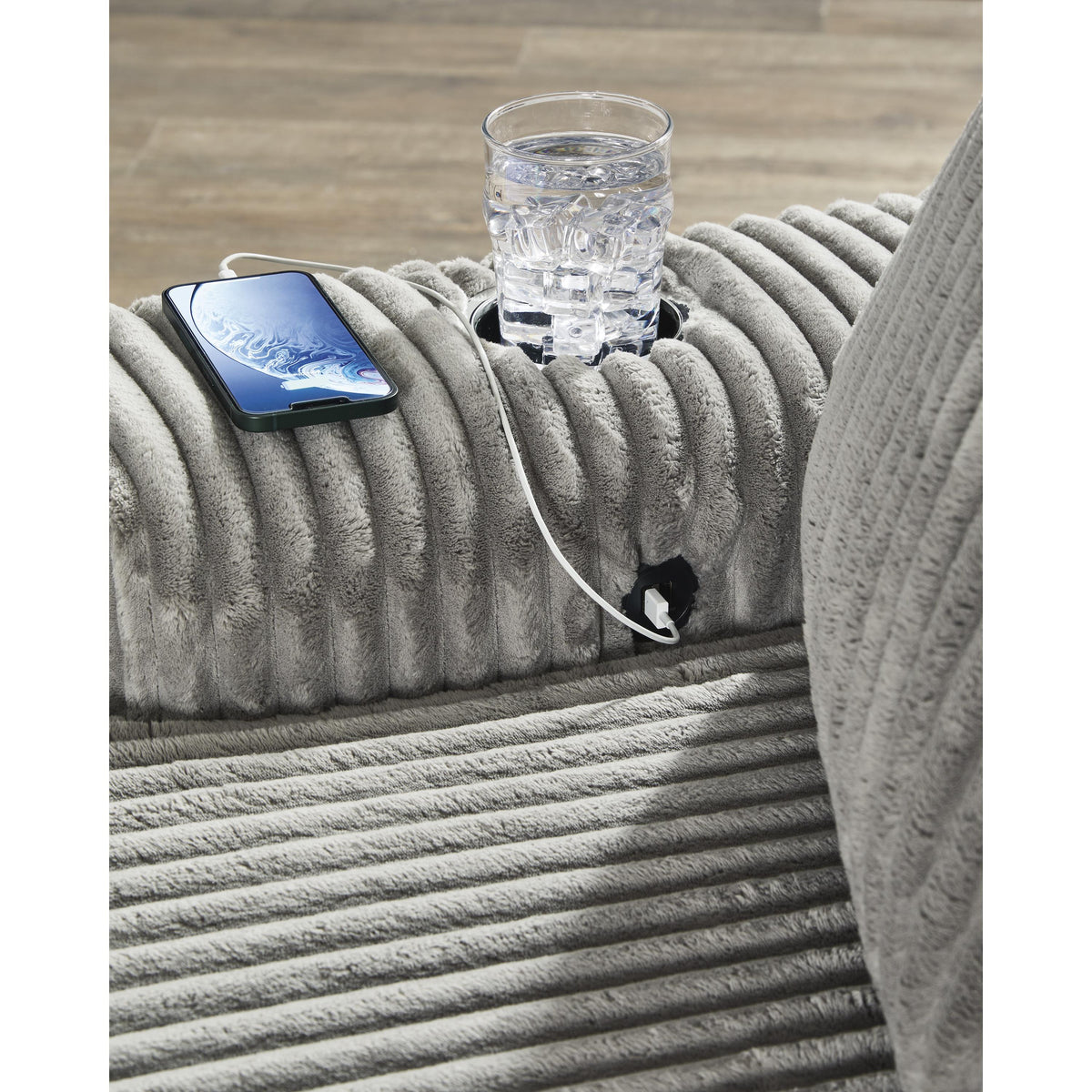 Signature Design by Ashley Lindyn 2110515 Chaise IMAGE 7