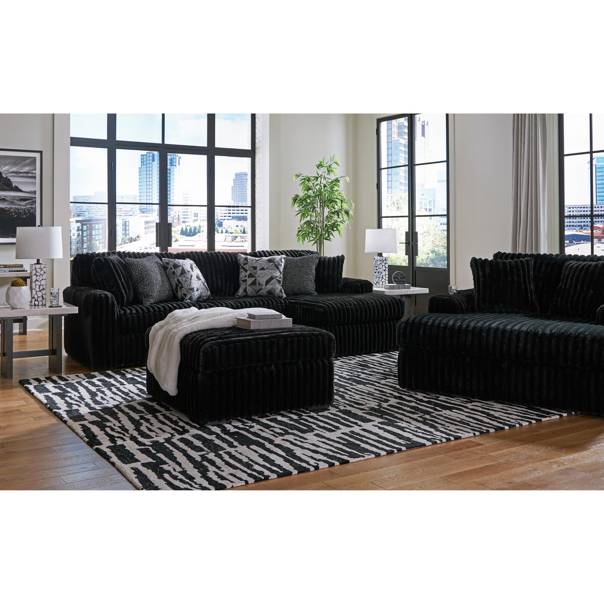 Signature Design by Ashley Midnight-Madness 98103S2 2 pc Sectional Sofa with Chaise IMAGE 6