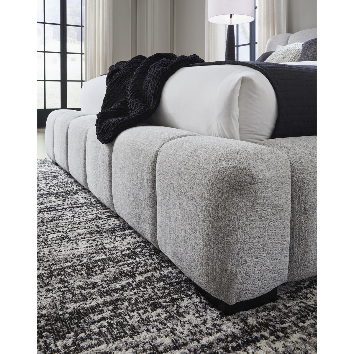 Signature Design by Ashley Grendusk PCB584B1 Queen Upholstered Bed IMAGE 5