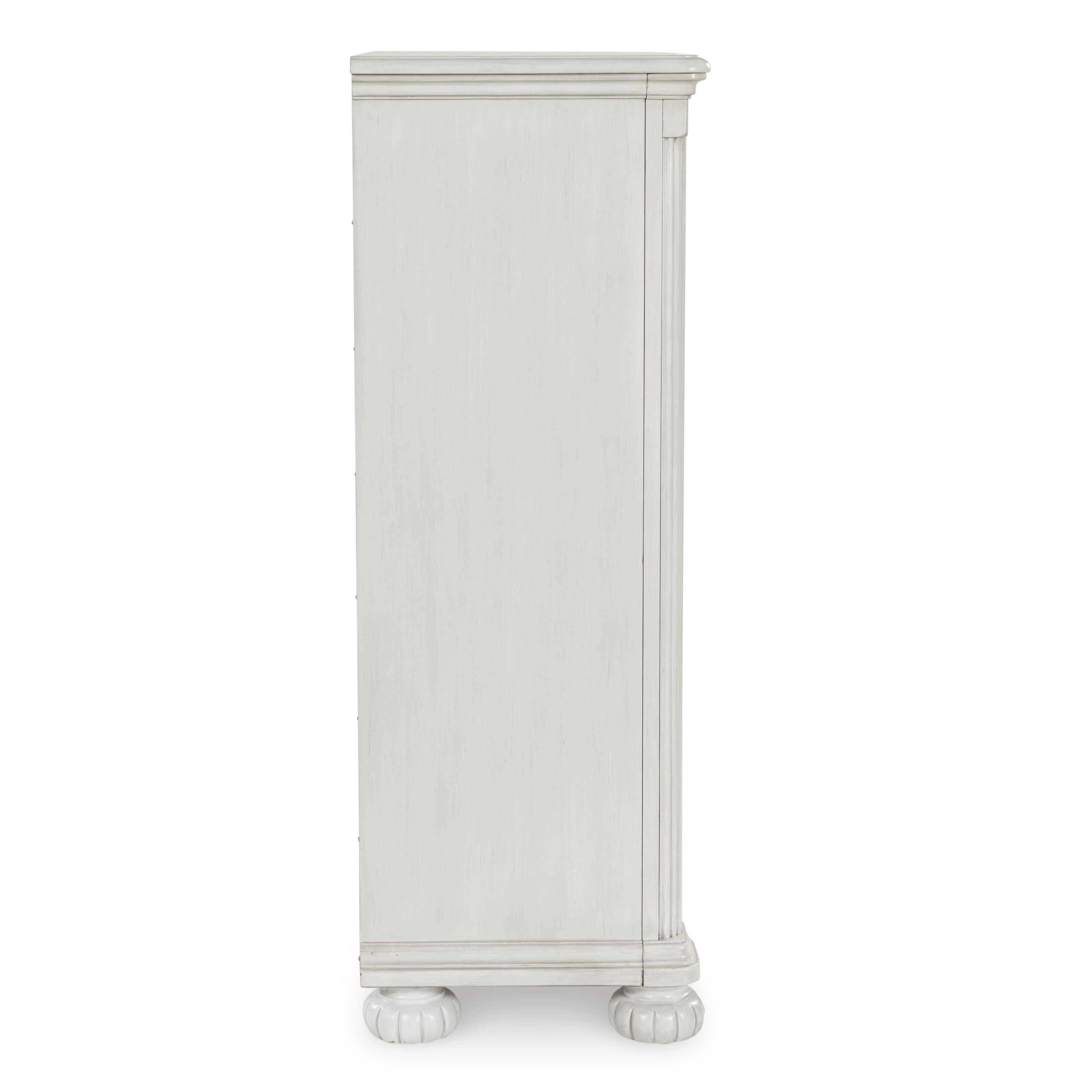 Benchcraft Montelaine B795-46 Five Drawer Chest IMAGE 4