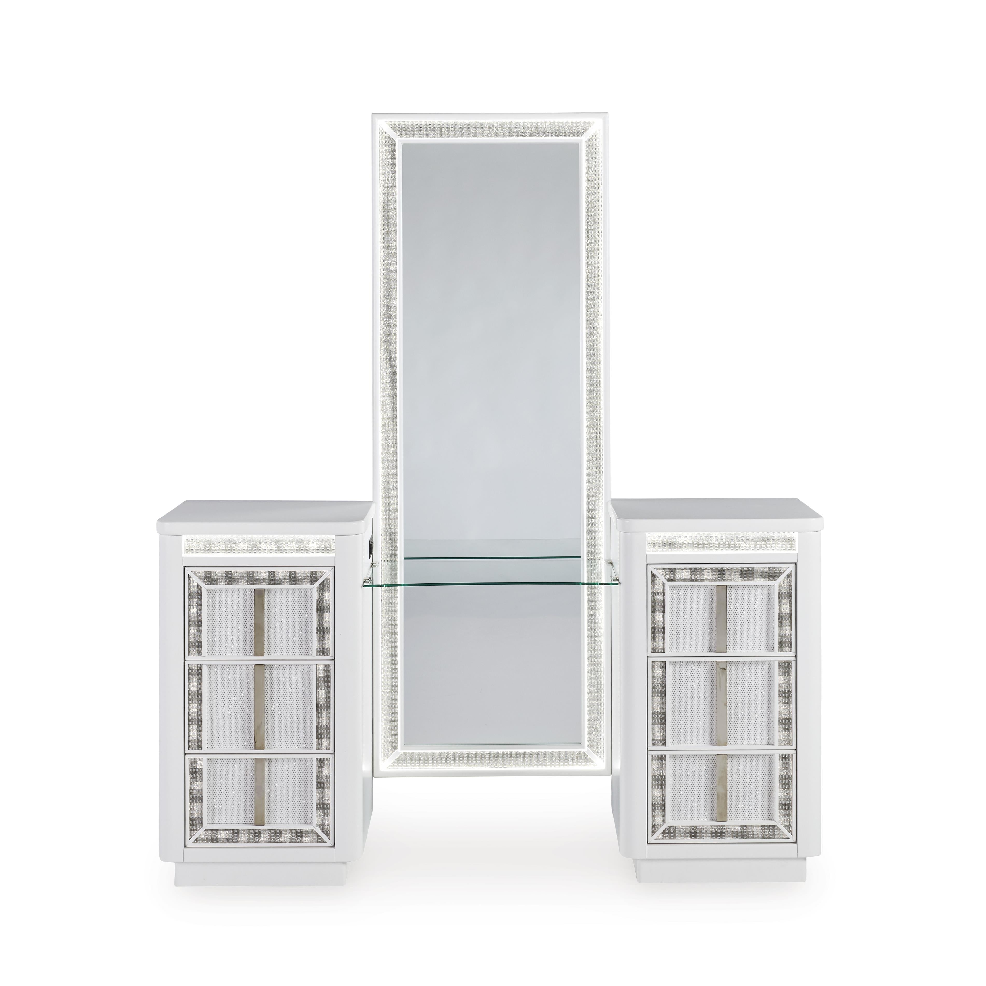 Signature Design by Ashley Chalanna B822B7 Vanity with Mirror IMAGE 3